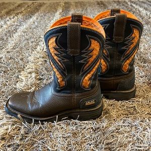 Ariat boots boys size 2